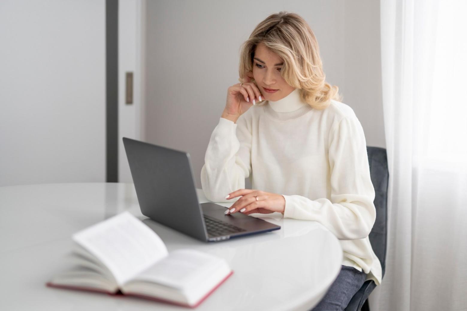 movanteriqlo team collaborative workspace in Mosman office